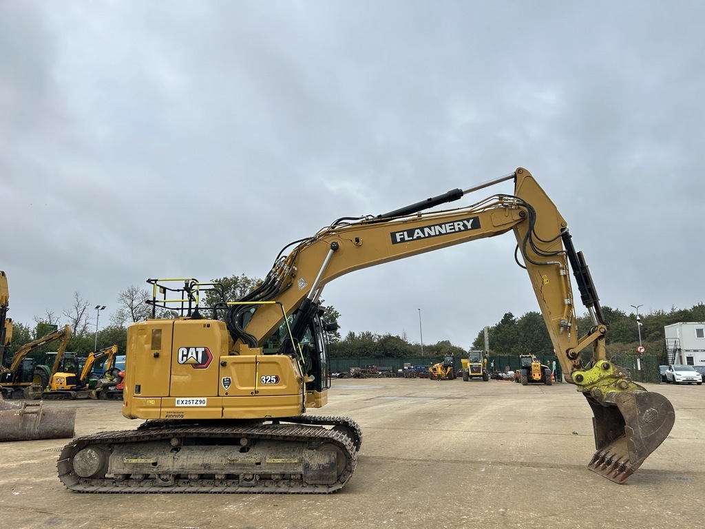CAT 325